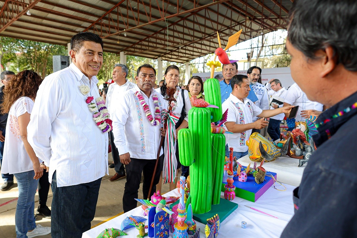 Gobernador de Oaxaca tiende la mano a San Martín Tilcajete con más de 23 mdp
