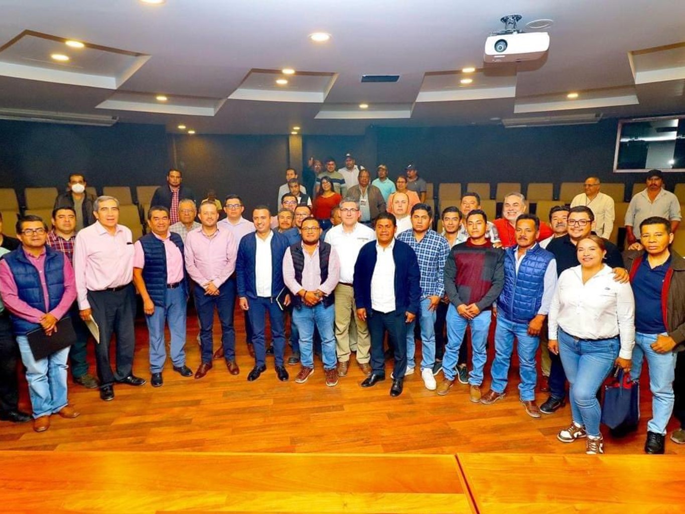 Logran acuerdos empresas de transporte a la costa oaxaqueña