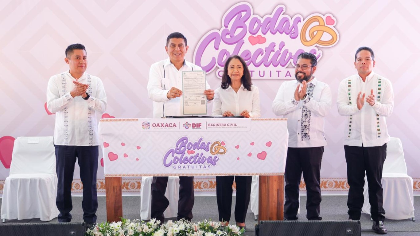 Doña Cecilia y Don Alonso se dieron el sí con todos los derechos en Bodas Colectivas Gratuitas