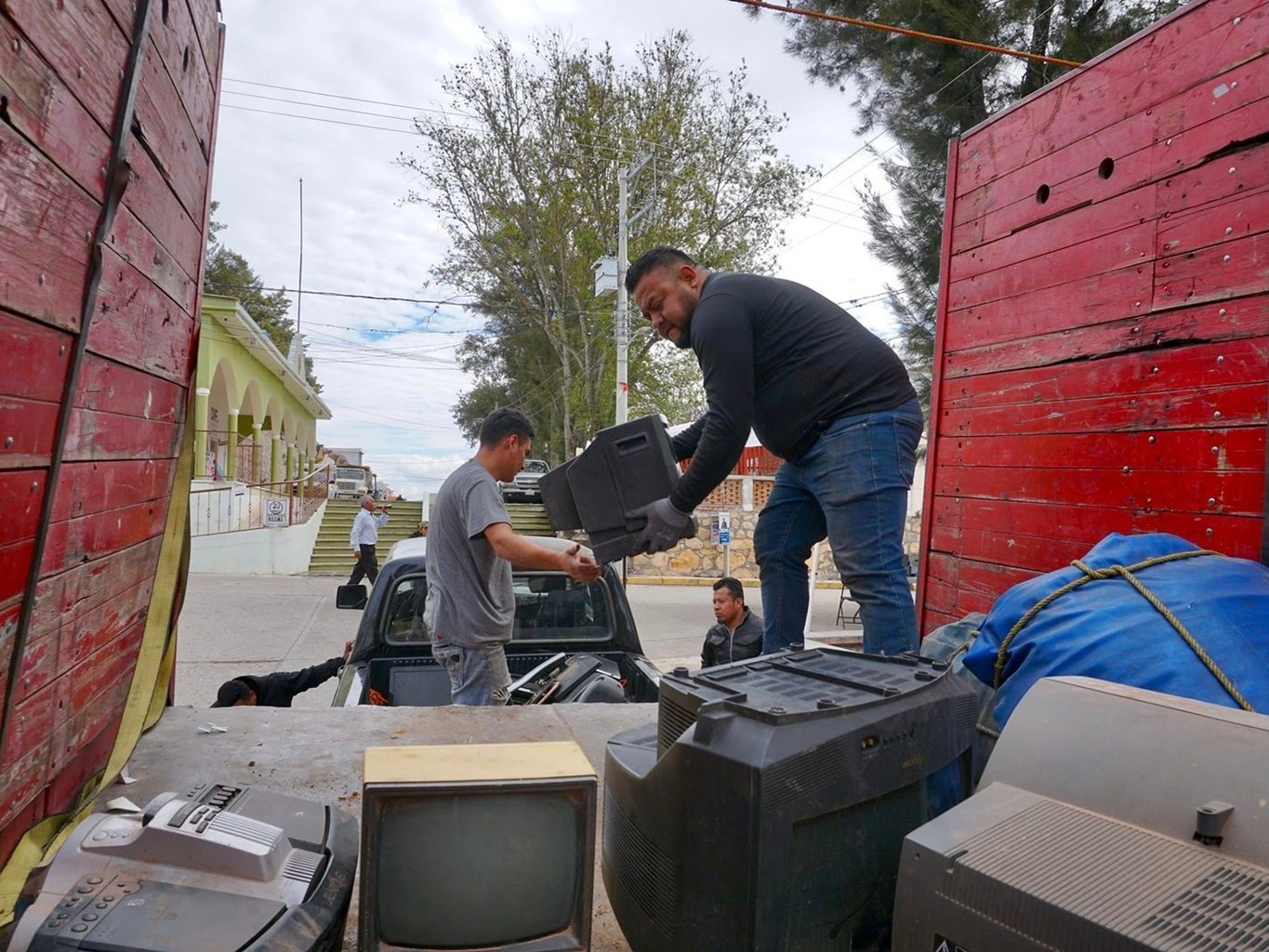 Capturan seis toneladas de residuos electrónicos en Geoparque Mixteca Alta