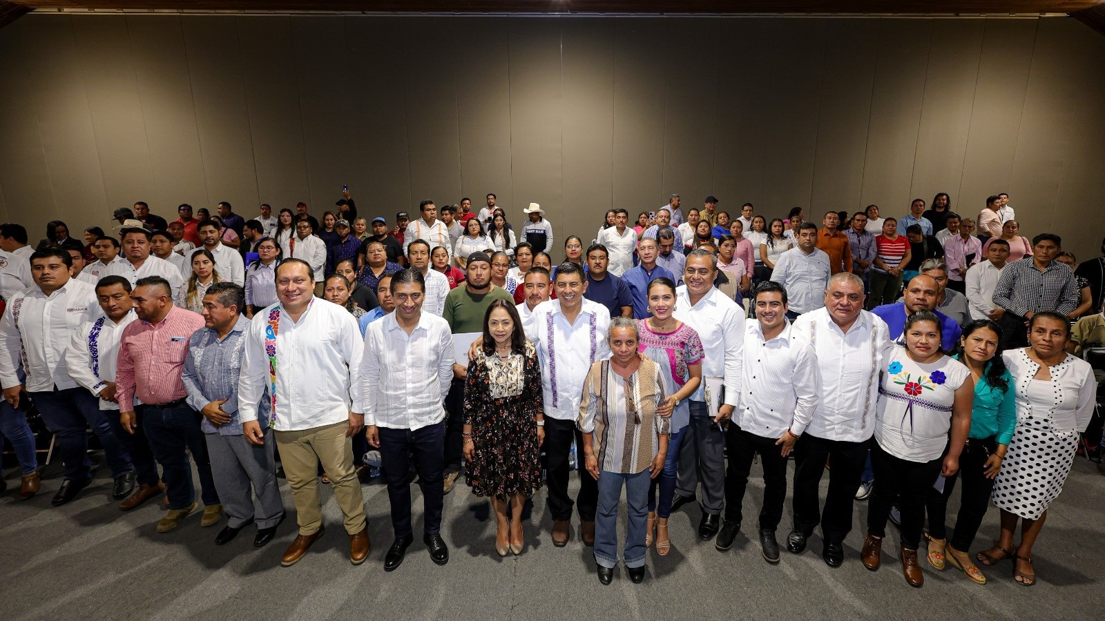 Entrega Gobierno del Estado 30 claves de centro de trabajo a escuelas de nivel básico