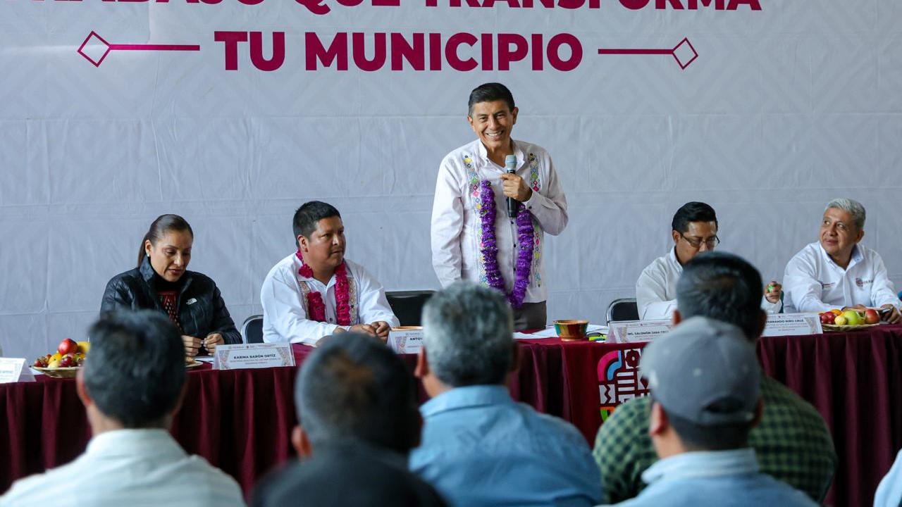 Con acciones de salud, seguridad y educación, atiende Gobierno de Oaxaca a San Andrés Paxtlán