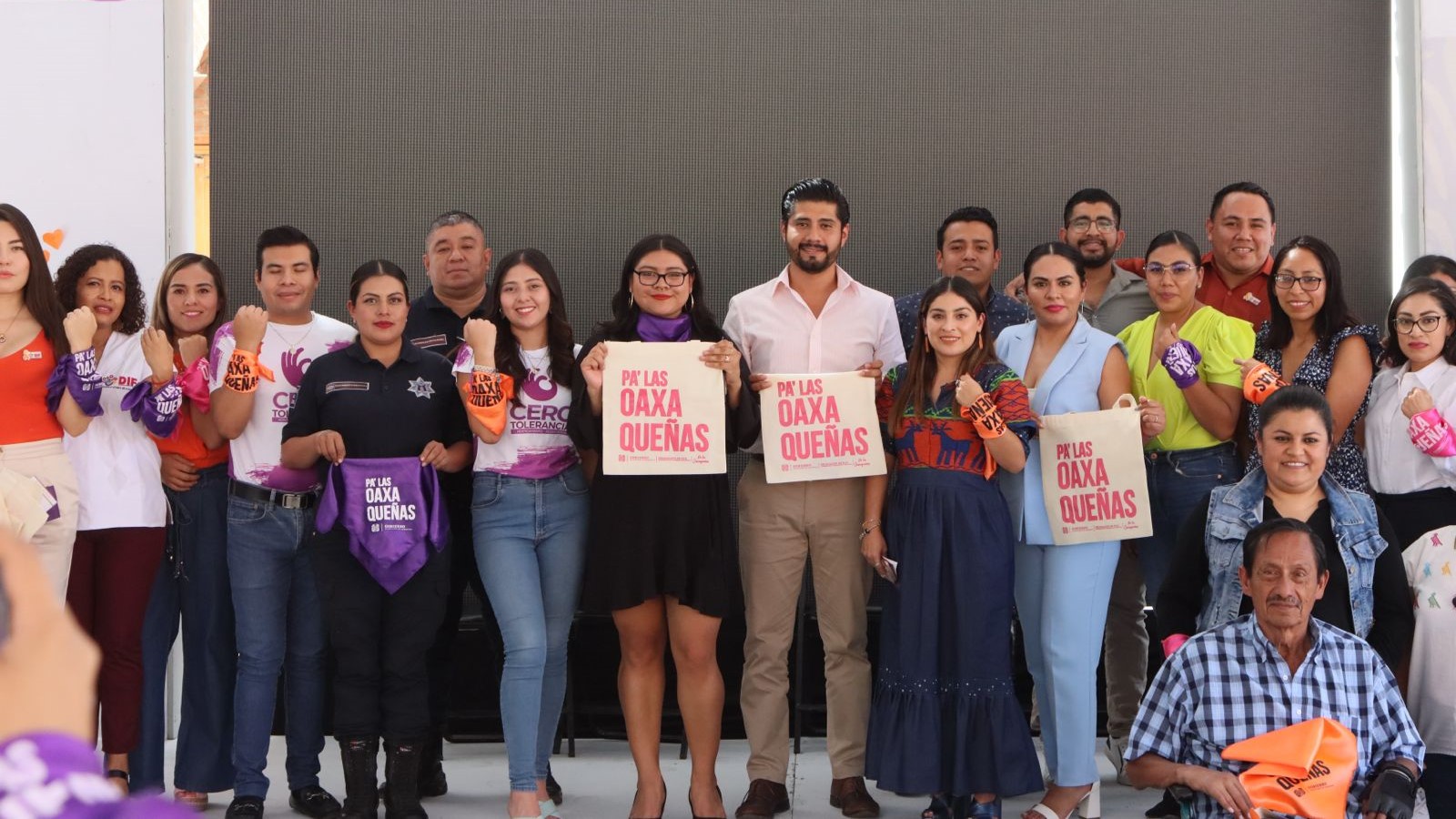 Imparten taller Identificación, Atención y Prevención de la Violencia Familiar a personal del DIF Oaxaca