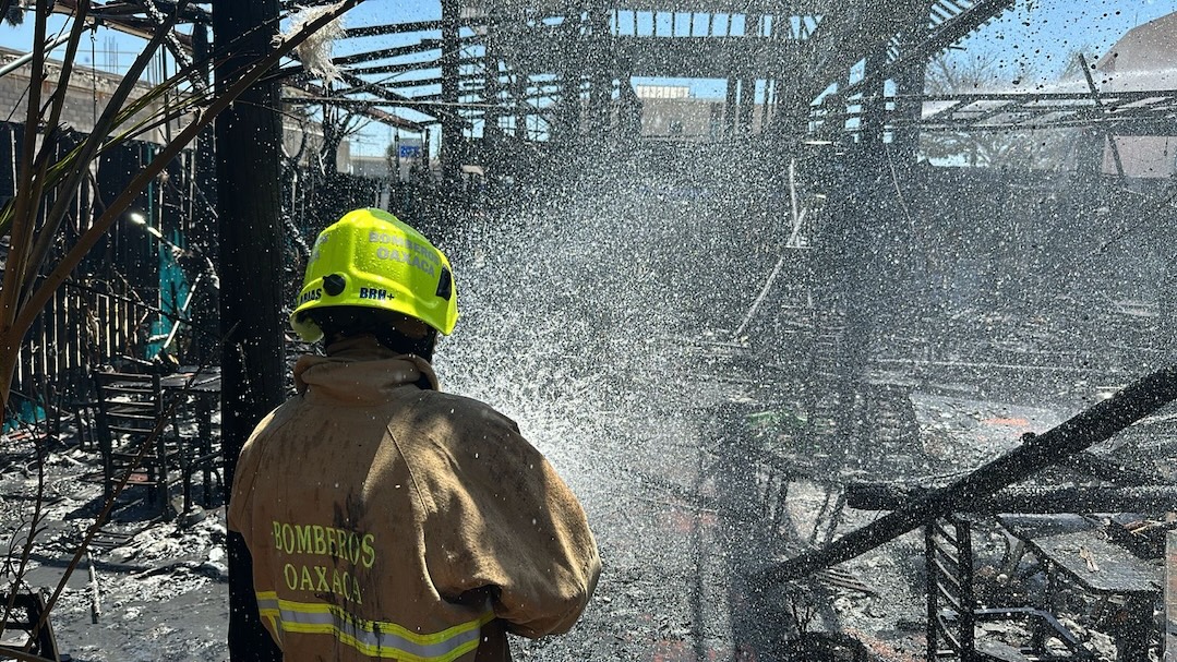 Atiende Bomberos de Oaxaca incendios en zona metropolitana