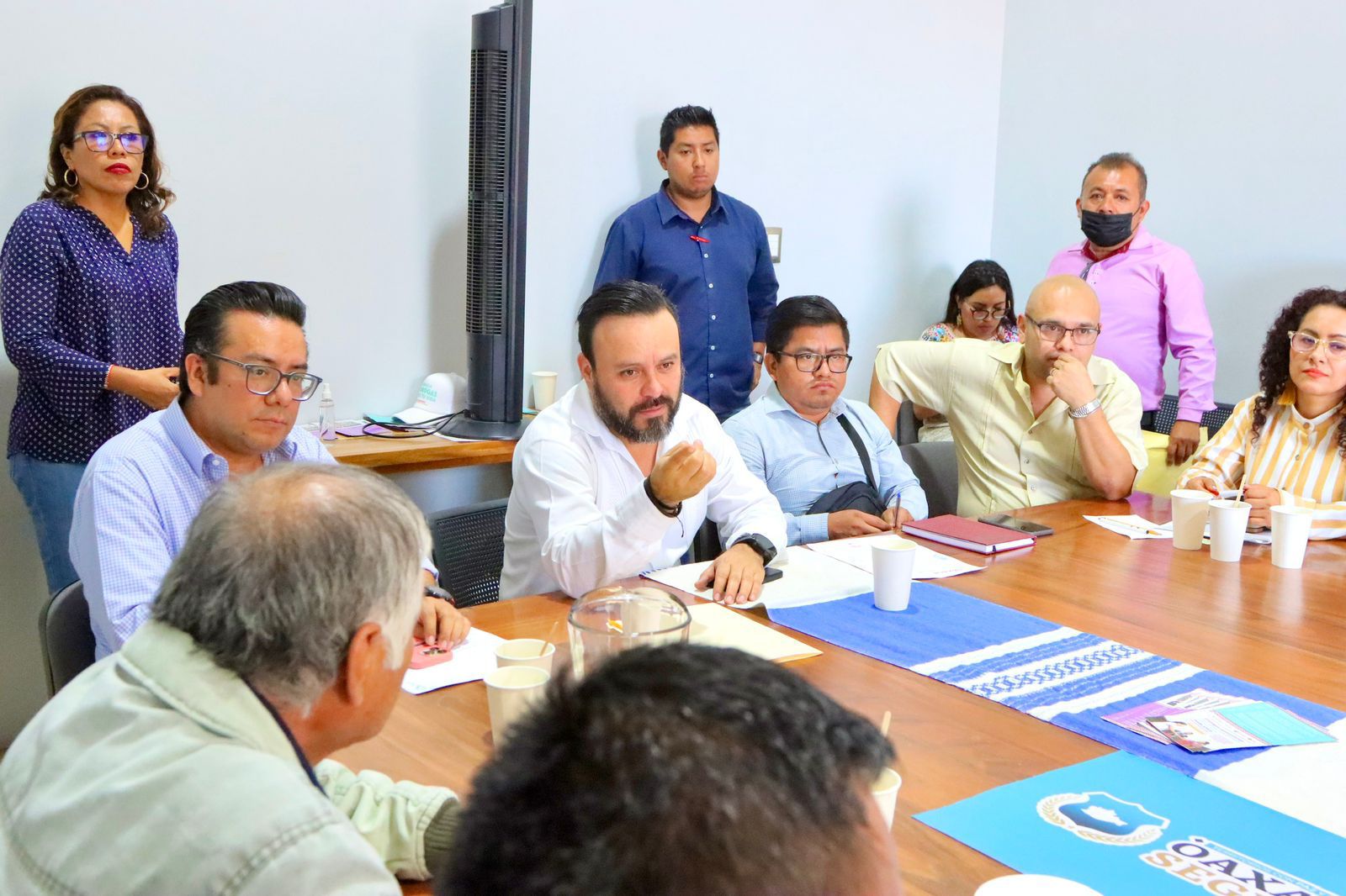 Dan atención a pobladores de San Pedro el Alto, Zimatlán