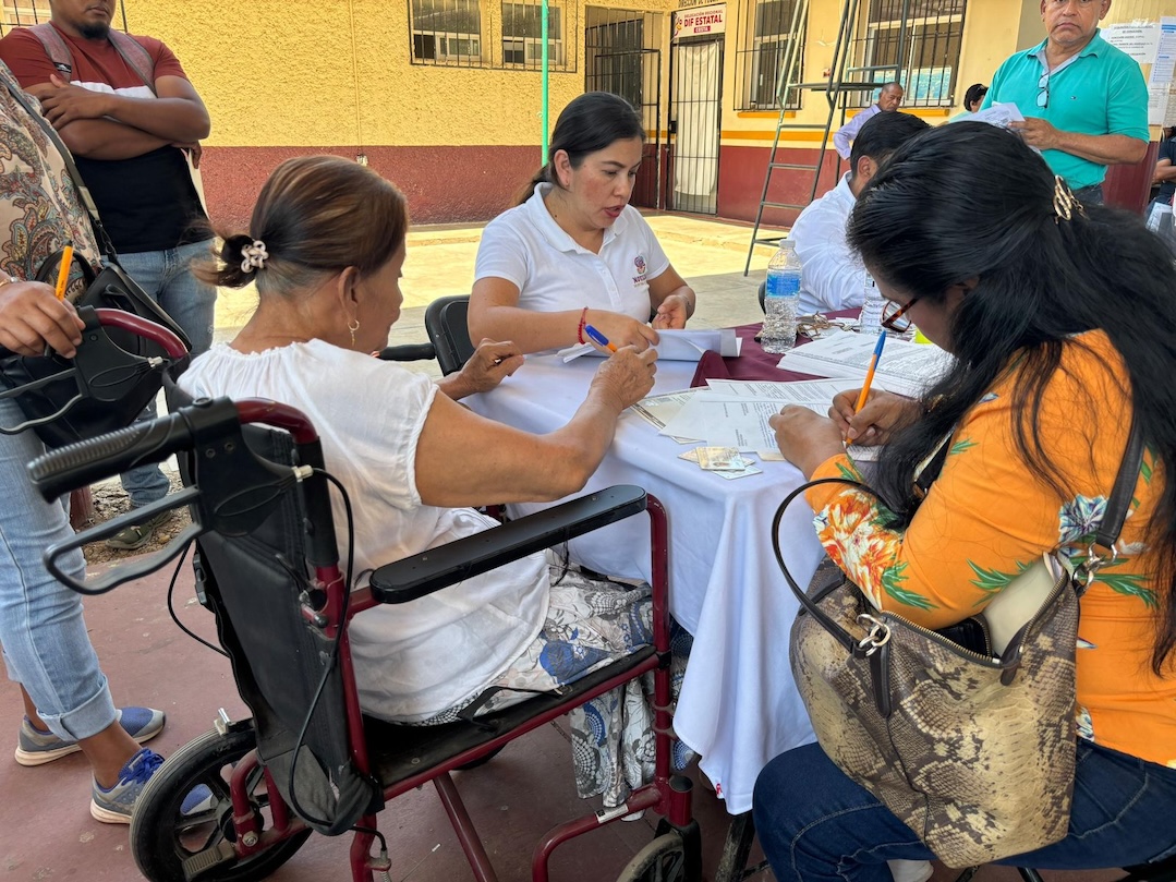 Facilita Secretaría de Movilidad trámites para personas concesionarias en la Costa