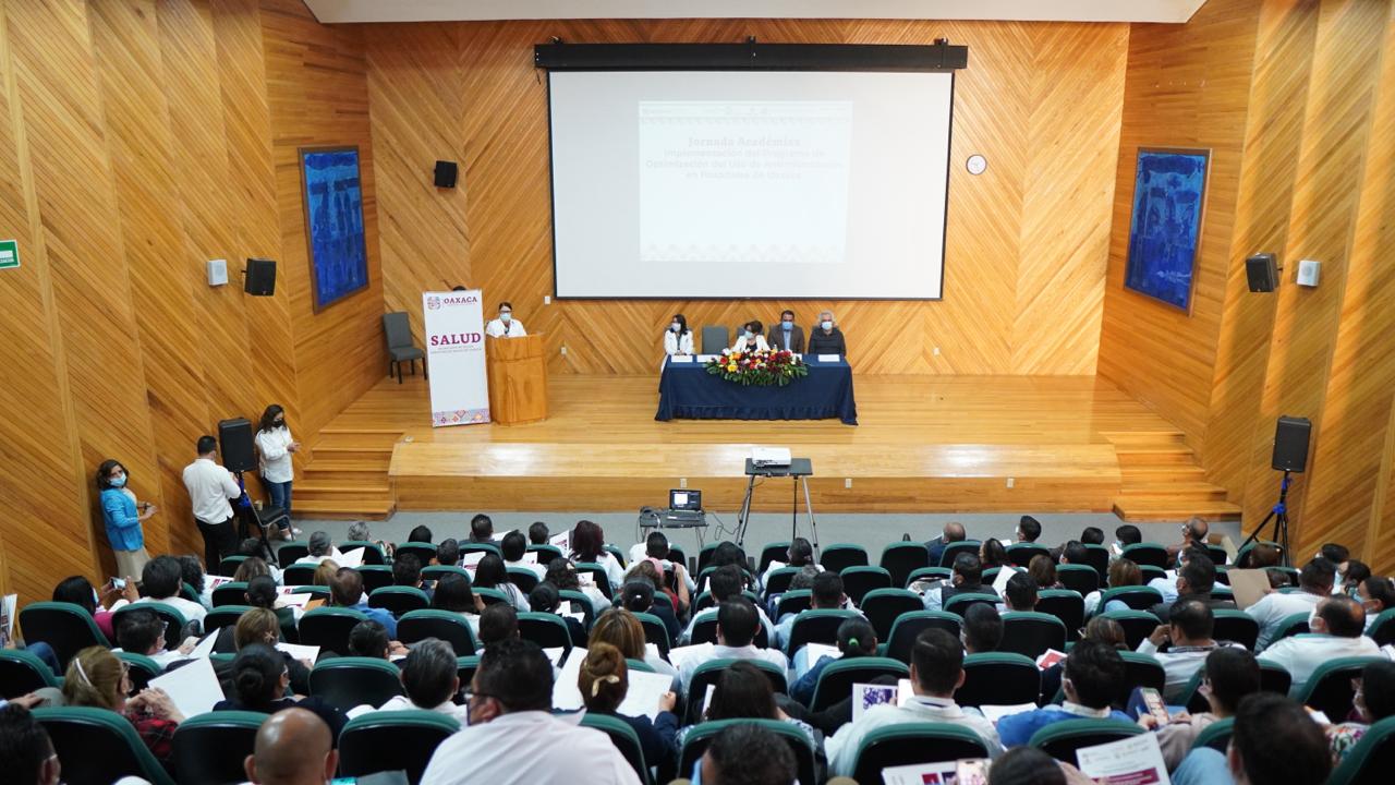 Capacitan a personal de salud en optimización del uso de antimicrobianos