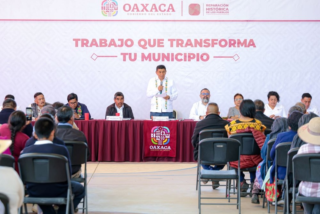 Gobierno del Estado apuesta por la educación de la niñez y juventud de Santa Ana Yareni