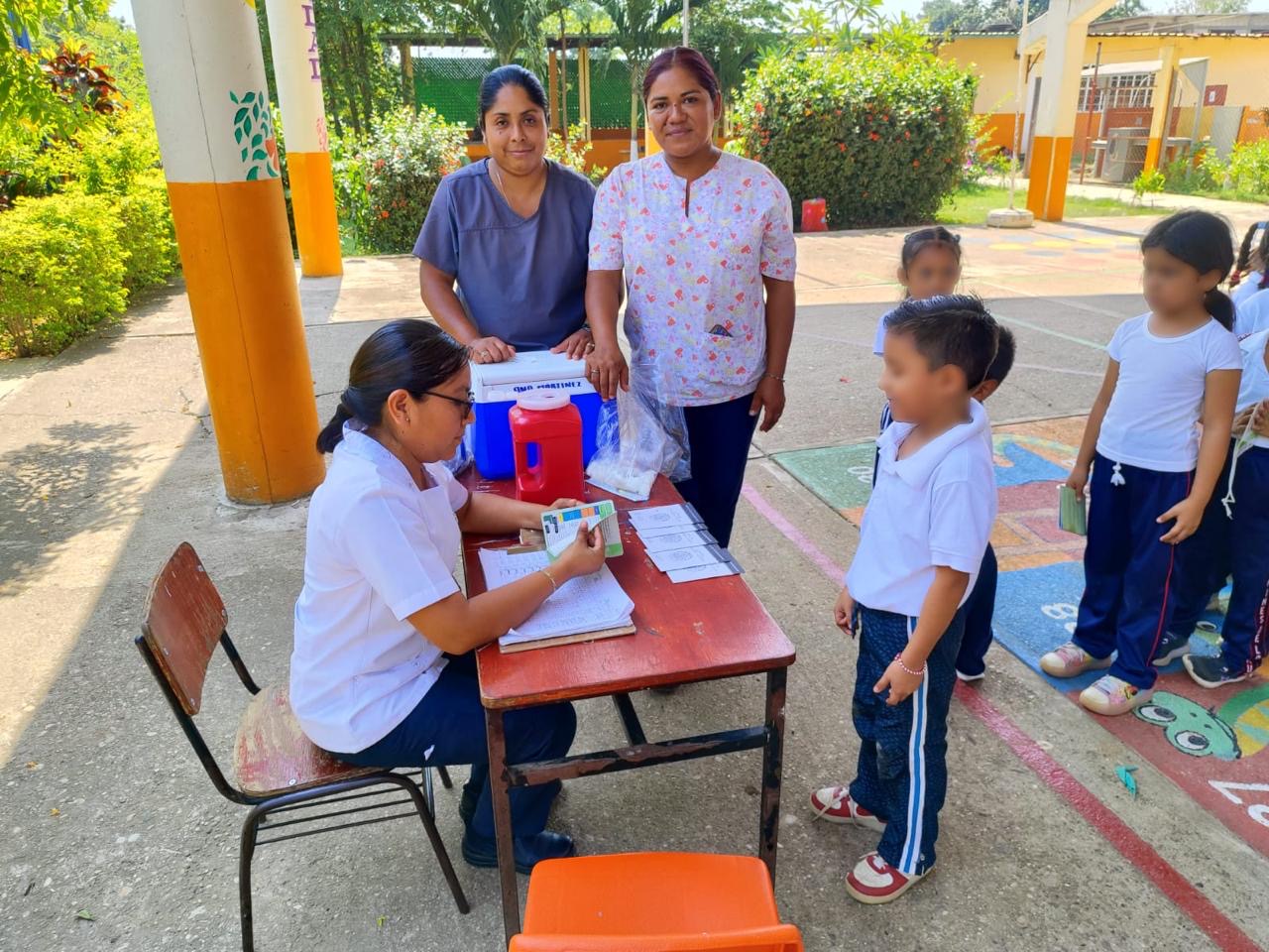 Refuerzan Jornada de Vacunación en escuelas de Tuxtepec