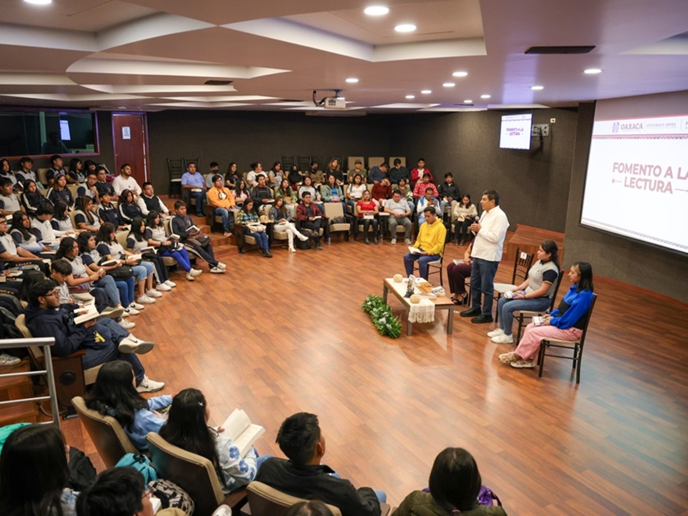 Continúa fomento a la lectura de estudiantes