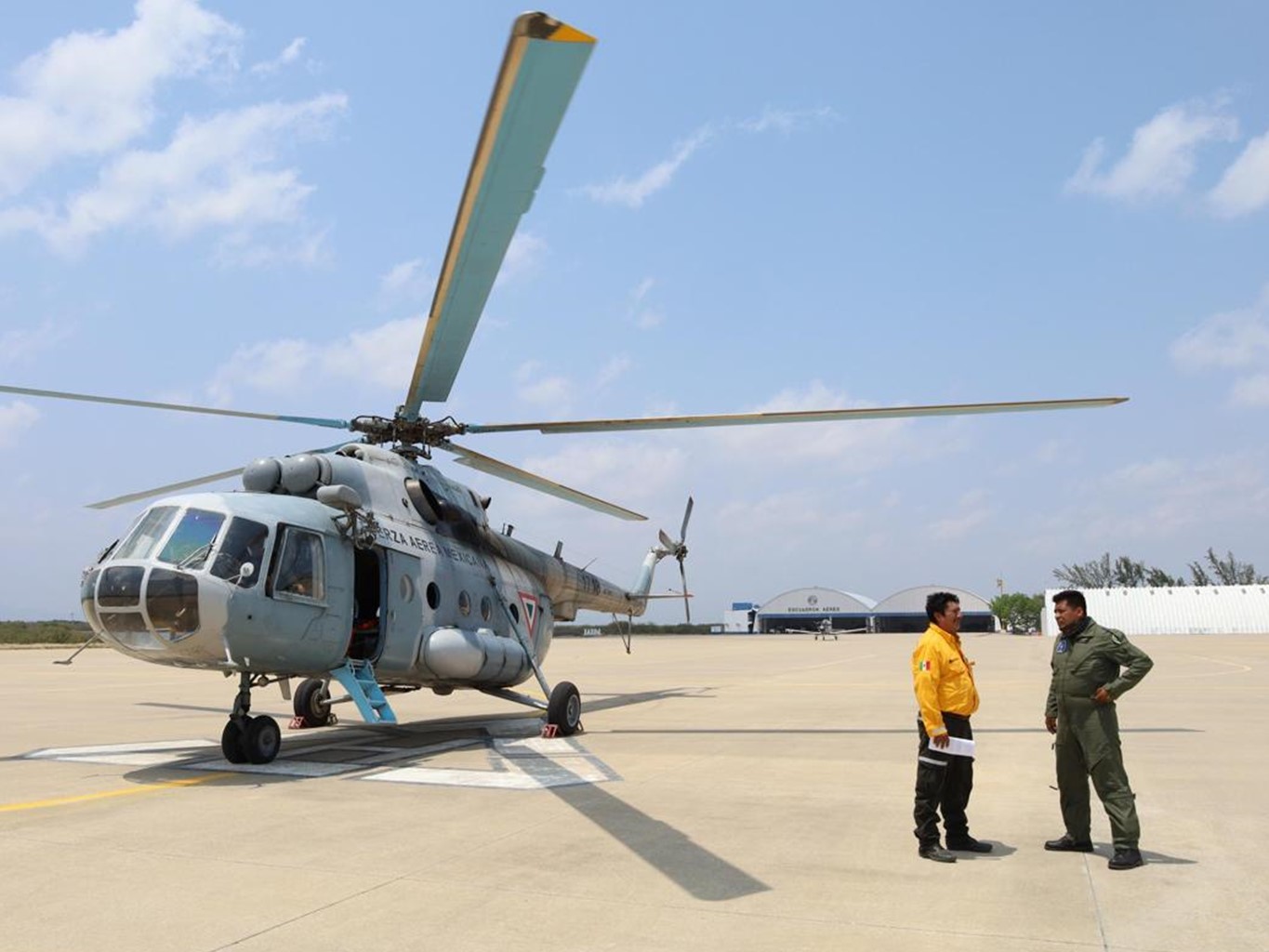Refuerzan combate de incendio en Chimalapas