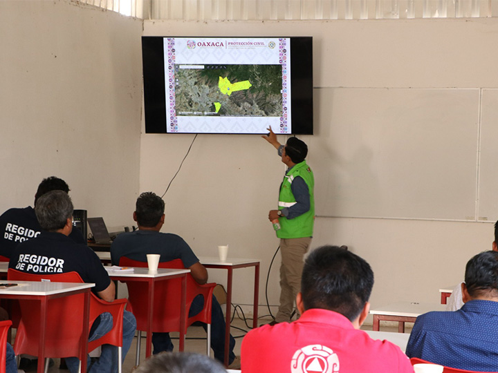 Refuerzan municipios metropolitanos conocimientos en materia de Protección Civil