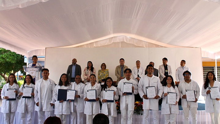 Concluye estudiantado Ciclos Clínicos con formación sólida