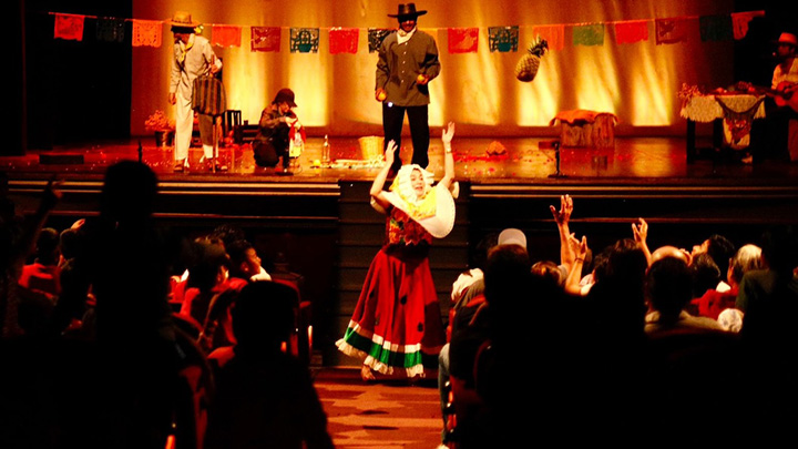 Ofrecen función gratuita por el Día de la Niña y el Niño en el Teatro Macedonio Alcalá