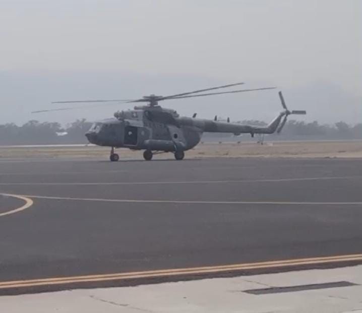 Llega a Oaxaca helicóptero de Semar para apoyar combate a incendio forestal en distrito de Tlacolula