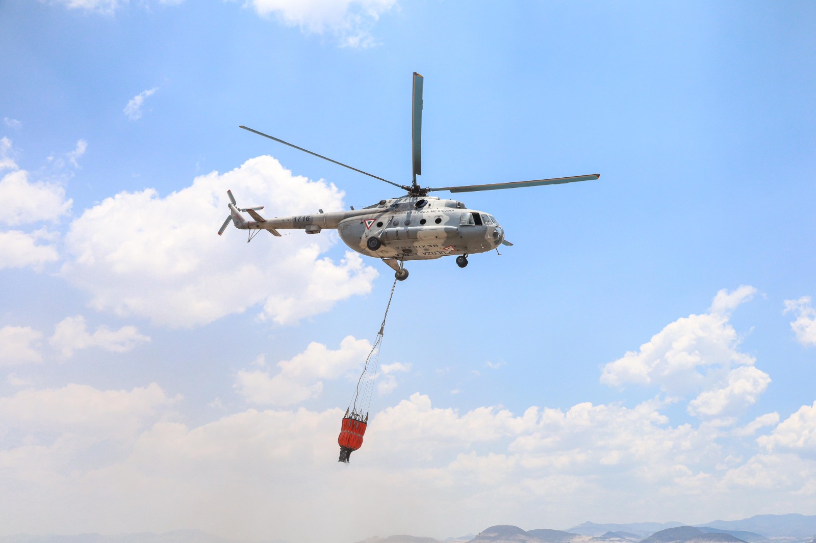 Continúan los trabajos de combate en incendio forestal de Tepelmeme Villa de Morelos