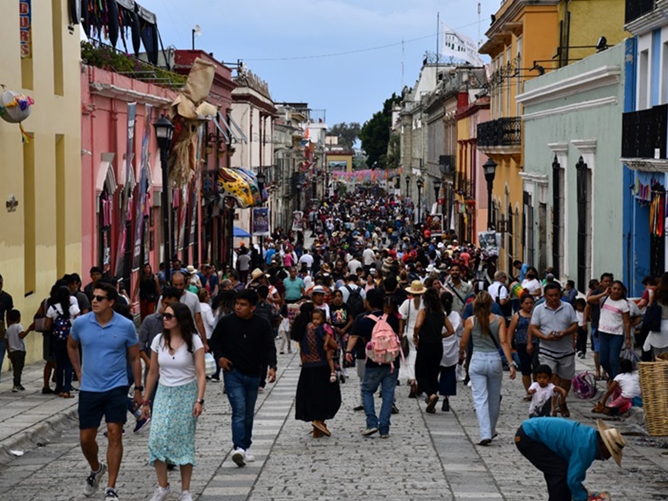 Más de 139 mil turistas y una derrama superior a 517 mdp se estima en esta Guelaguetza 2024