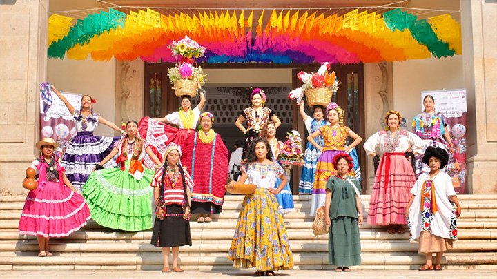 Presentan programa de la Guelaguetza 2024, en Ciudad de México