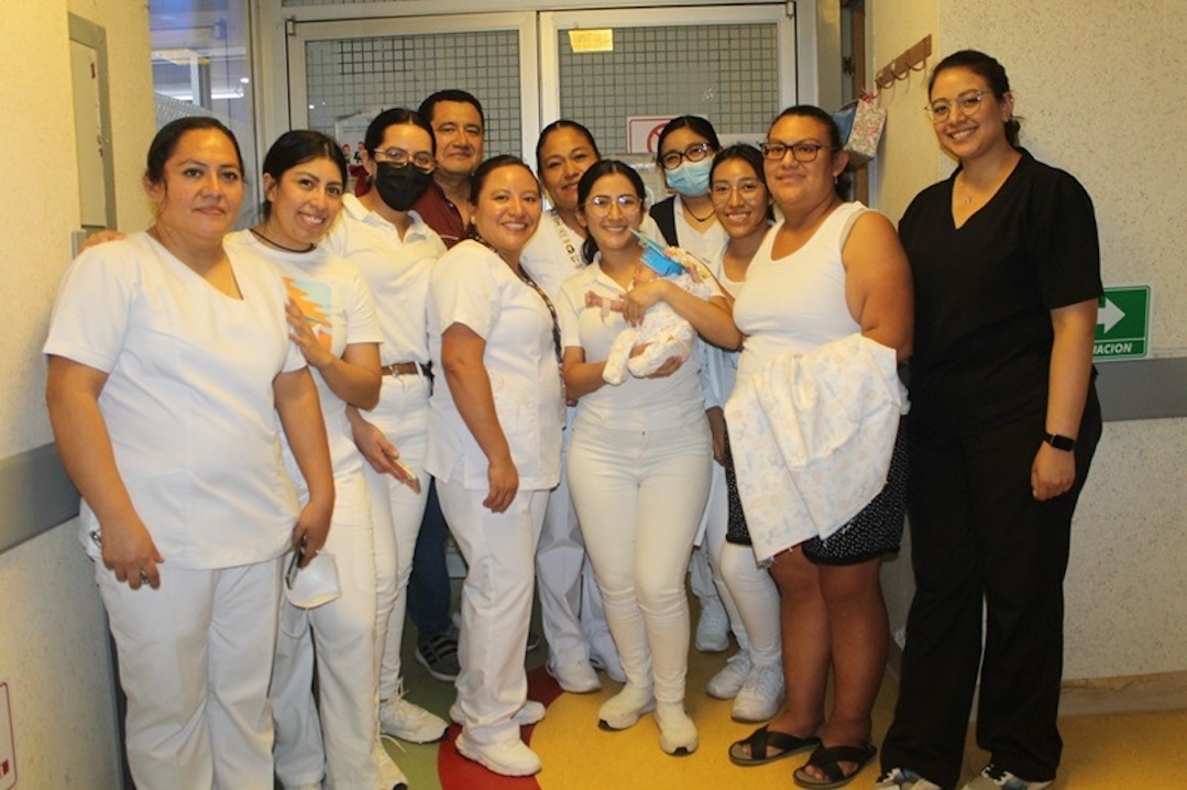 Médicos del Hospital Aurelio Valdivieso salvan la vida de bebé prematuro