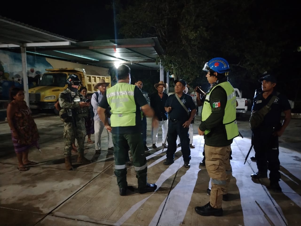 Protección Civil acude a zona de explosión en Santa María Jicaltepec