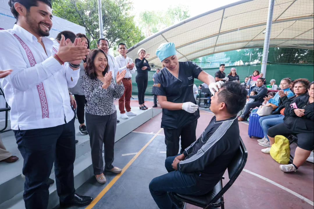 El DIF Oaxaca cambia la vida de 130 personas beneficiadas con prótesis ocular