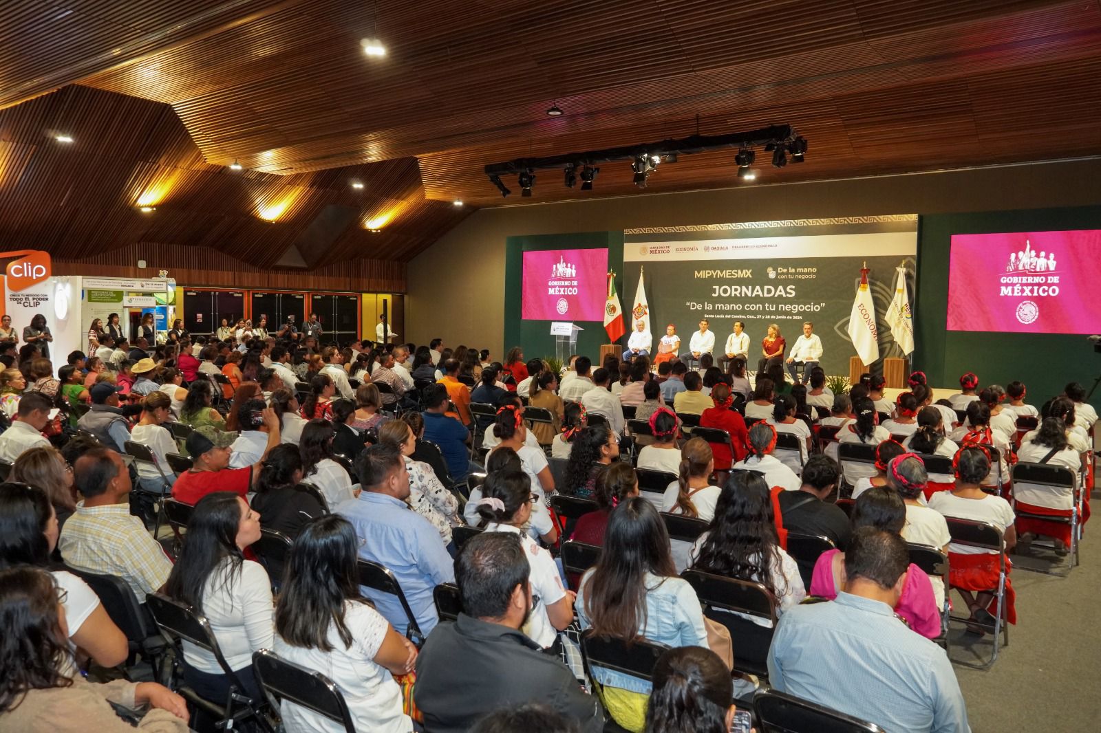 Gobierno de Oaxaca y Secretaría de Economía federal impulsan desarrollo empresarial y de comercio