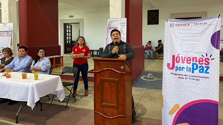 Jóvenes de San Lorenzo Cacaotepec culminan capacitación para el trabajo