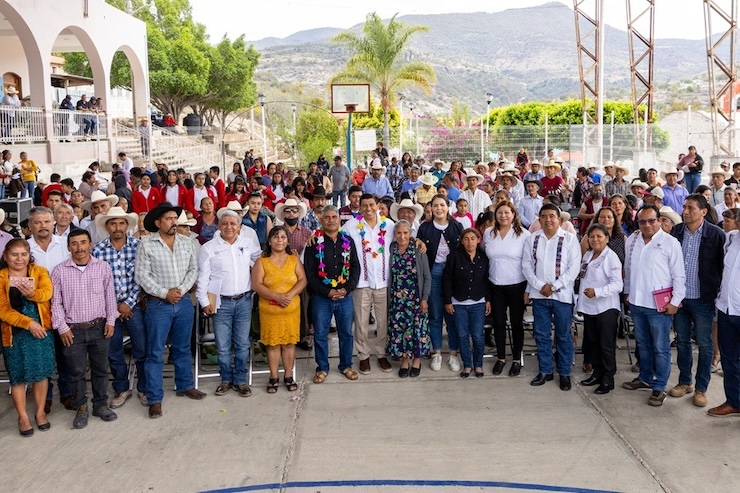 Continúa la transformación de la Mixteca, Zapoquila con más de 5 mdp