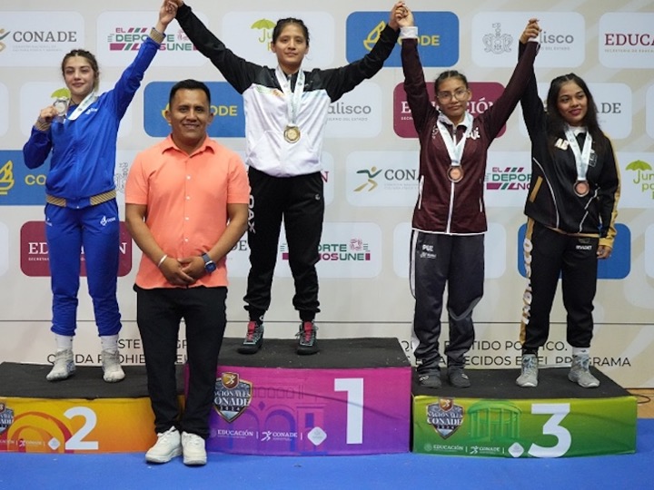 Luchadoras oaxaqueñas sobresalen en los Nacionales Conade 2024