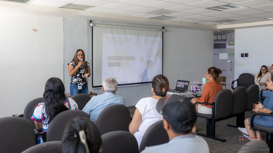 Sensibilizan a funcionariado estatal sobre violencia y acoso laboral