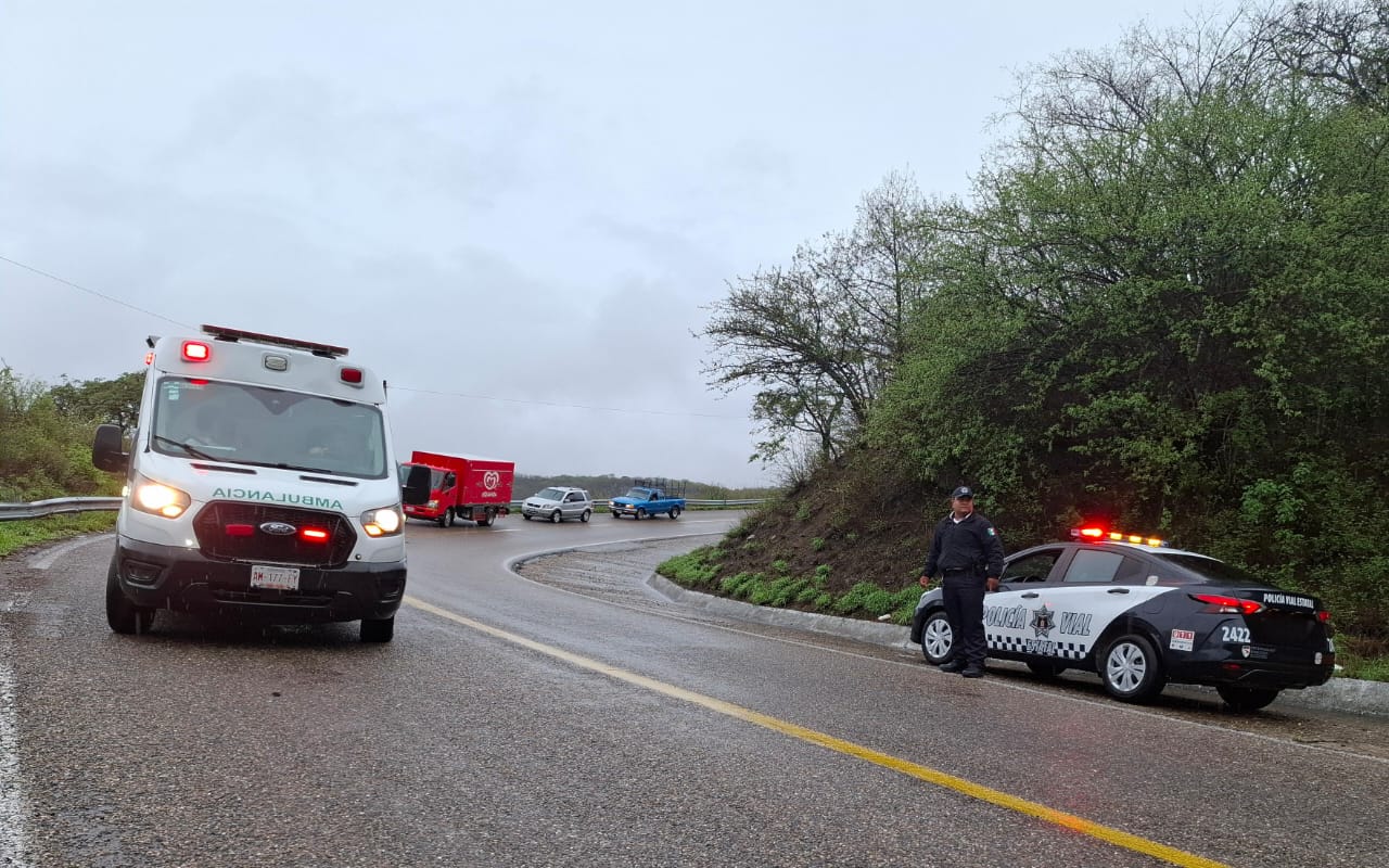Se mantiene cerrada la circulación sobre la Carretera Oaxaca – Istmo