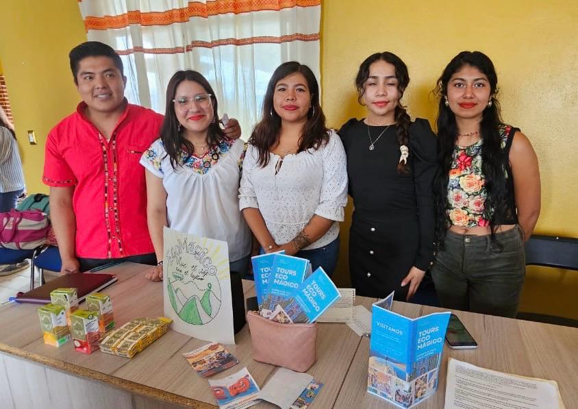 Impulsa Setrao habilidades de jóvenes de Atzompa para trabajar en el sector turístico