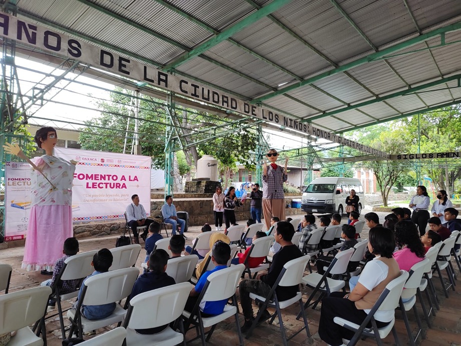 Fomentan hábito por la lectura en La Ciudad de los Niños y Niñas