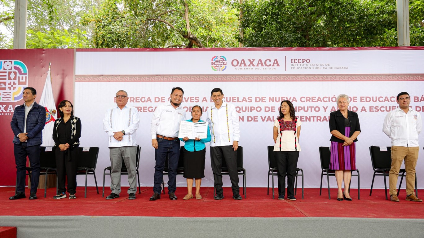 Gobierno de Oaxaca pone fin a rezago y privaciones de 45 escuelas