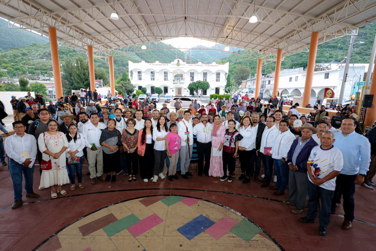 Destina Gobierno de Oaxaca cerca de 5 mdp para transformar la realidad de San Lorenzo Albarradas