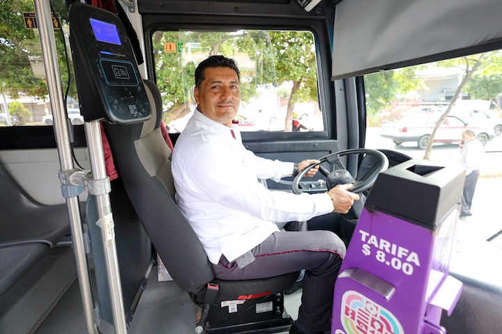 Acerca Gobierno de Oaxaca transporte a personas usuarias del Hospital de la Mujer y el Niño Oaxaqueño