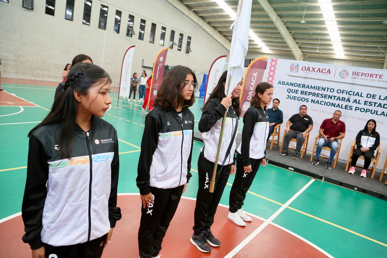 Realizan abanderamiento de la delegación representante de Oaxaca en los Juegos Nacionales Populares 2024
