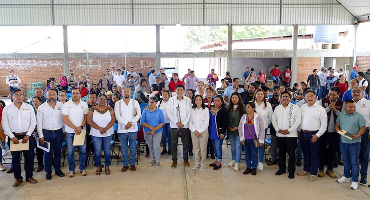 Anuncia Gobierno de Oaxaca inversión de 4.9 millones de pesos para el bienestar de San Pedro Topiltepec