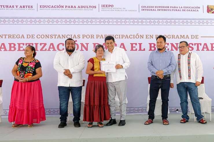 Impulsa Gobierno de la Primavera Oaxaqueña jornada para combatir analfabetismo en el estado