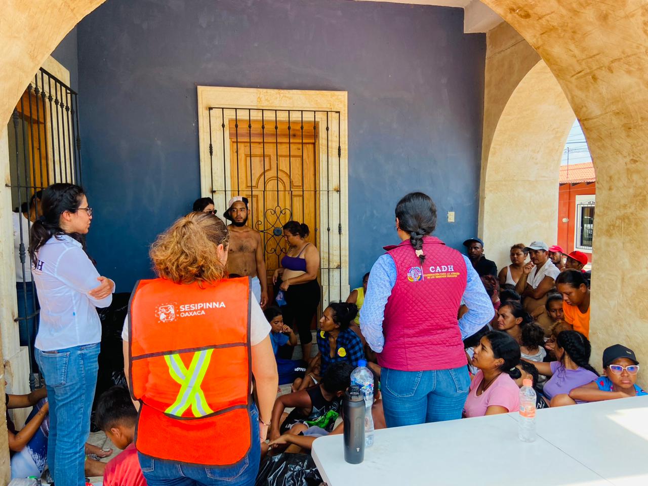 Brinda Gobierno de Oaxaca asistencia humanitaria a caravana de migrantes