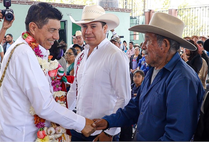 Gobierno de Oaxaca contribuye en la reparación de edificios históricos en San Ildefonso Amatlán 