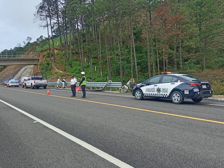 Atienden a personas accidentadas en la Supercarretera Barranca Larga-Ventanilla