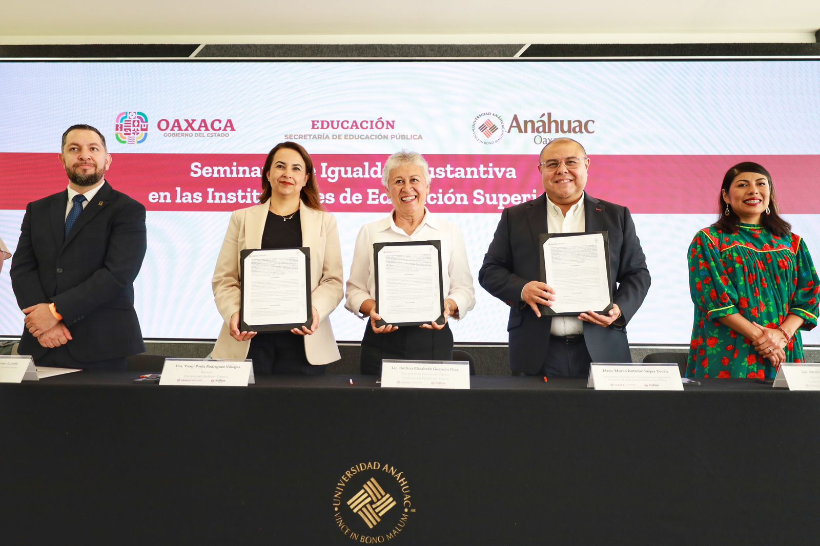Realizan seminario sobre igualdad de género para transformar la educación en Oaxaca