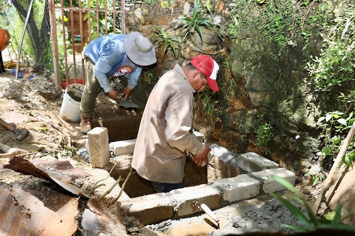 Realiza Soapa trabajos en la red de drenaje de la escuela Jacobo Herrera Salazar 