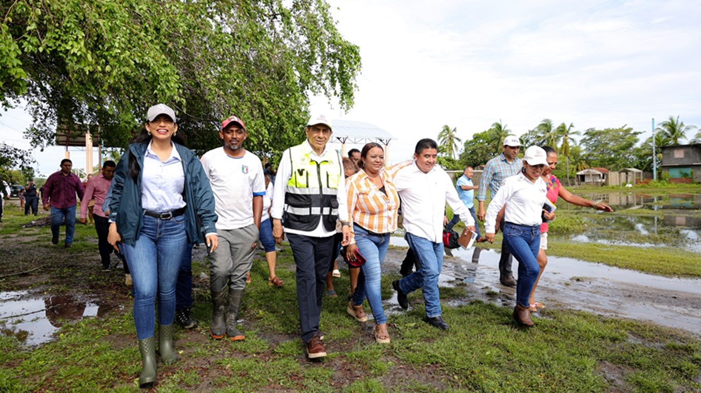 Continúa Salomón Jara recorriendo comunidades afectadas por “John”