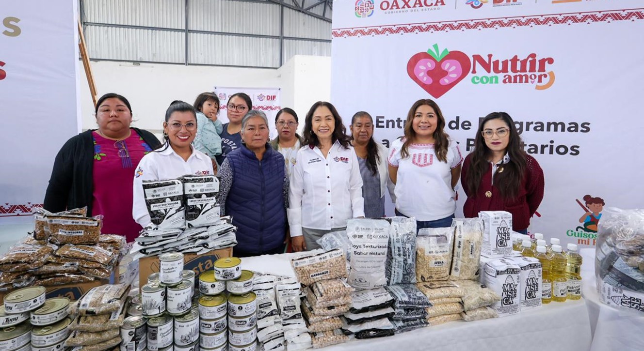 Habitantes de la Mixteca reciben de manera directa apoyos de los Programas a Grupos Prioritarios