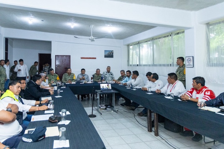 Saldo blanco, con afectaciones menores a infraestructura carretera deja John a su paso por Oaxaca
