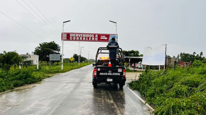 Activan Plan de Atención Vial Estatal en municipios afectados por John