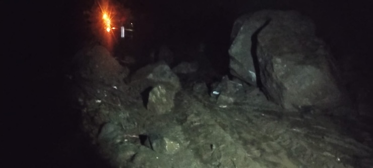 Cierre total a la circulación en carretera Pinotepa Nacional-Acapulco