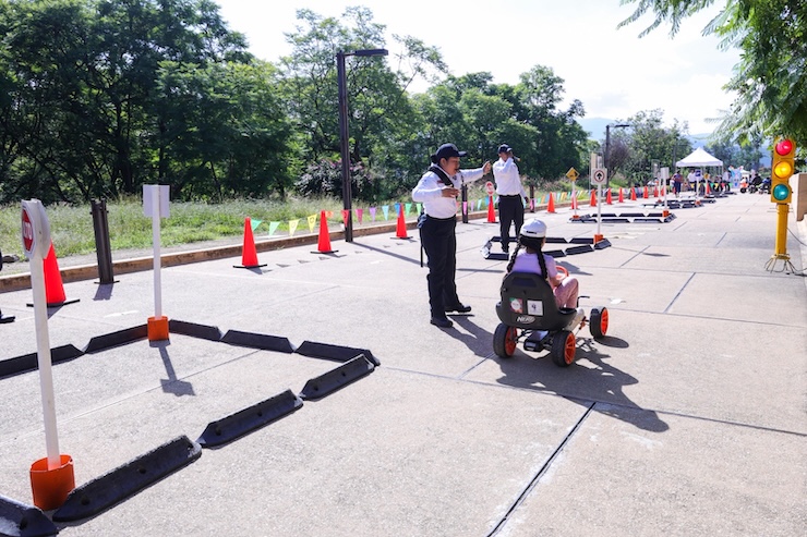 Las niñas protagonizan la vigésima segunda edición de la Diverti Ruta en la Ciudad de las Canteras
